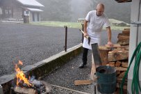 le bois de feu pour notre fumoir à saumons